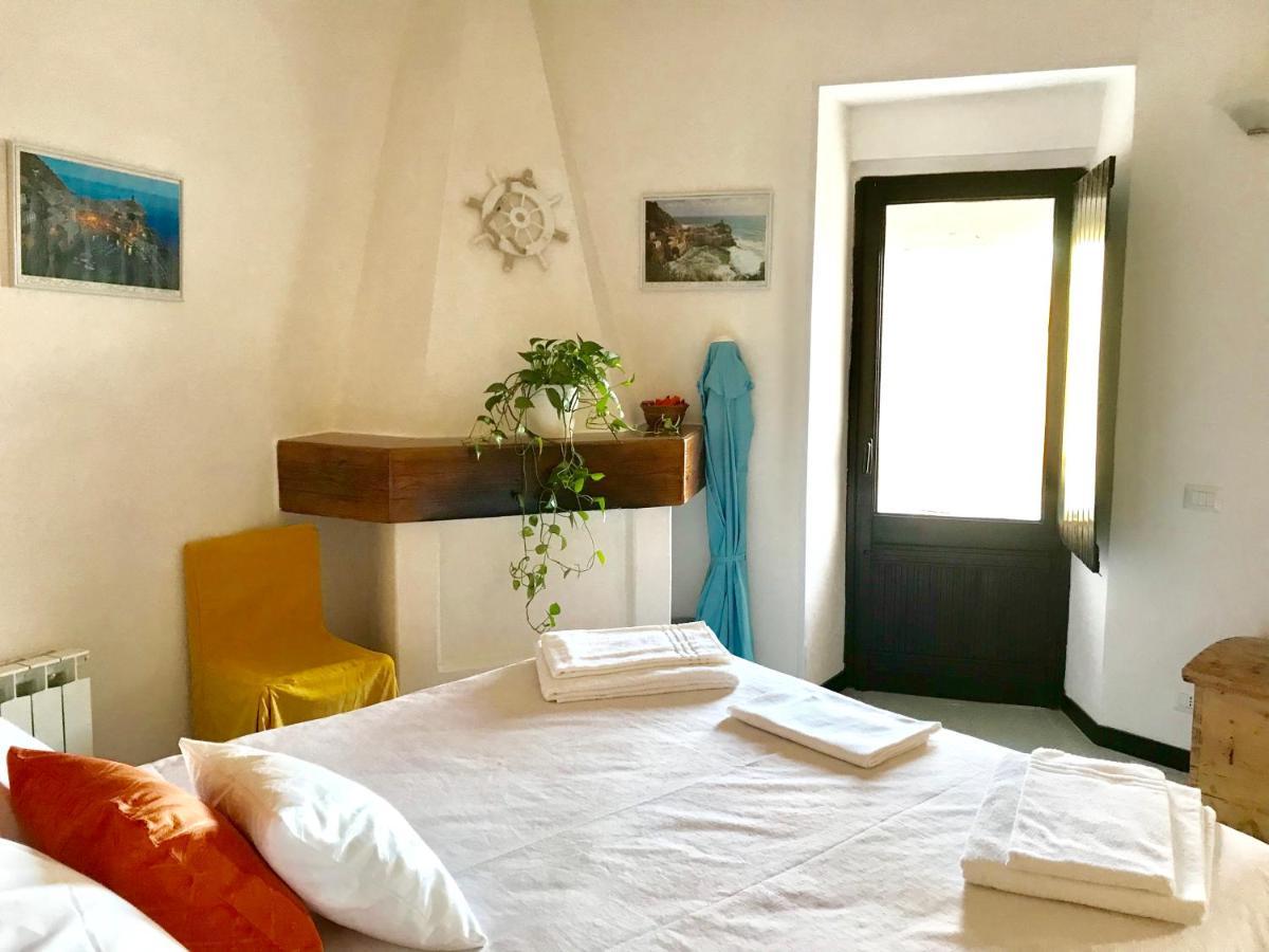 La Marina Tower Apartment With Private Sea View Terrace Вернацца Экстерьер фото